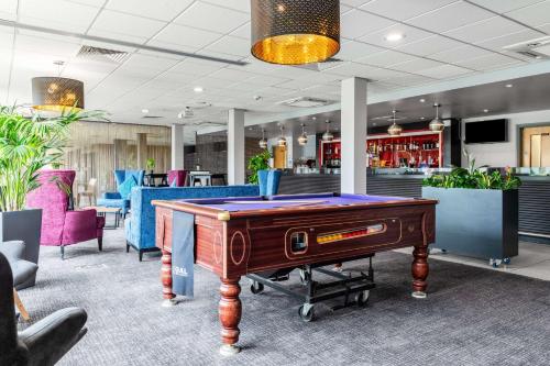 Park Inn by Radisson Peterborough - image 7