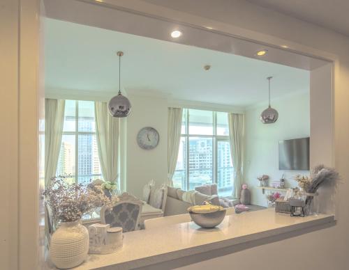 Elegant 2 Bedroom Apartment in Dubai Marina- Just 1 Min walk from JBR Beach, Dubái (foto 8)