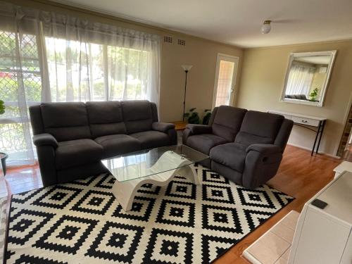 Canberra Hospital Locum Welcome- 2BR Home
