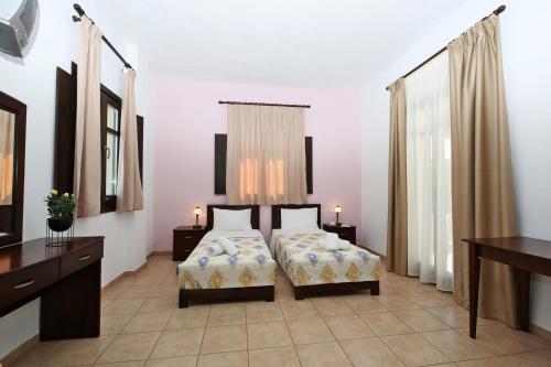 Palirria Hotel & Studios - image 4