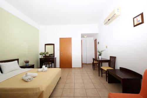 Palirria Hotel & Studios - image 10