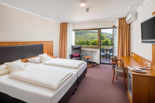 Hotel Straubs Schone Aussicht in Klingenberg am Main