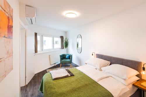 2 bedrooms, 3 beds