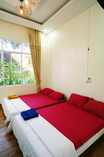 2 double beds