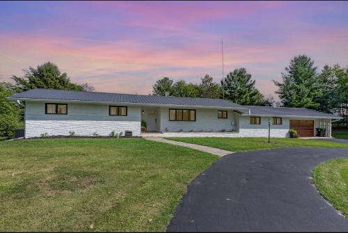 . Clare Avenue Guest Suites, Suite 101