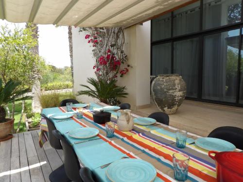 Villa luxeuse et climatisee sur le golf, piscine chauffee in Diabat