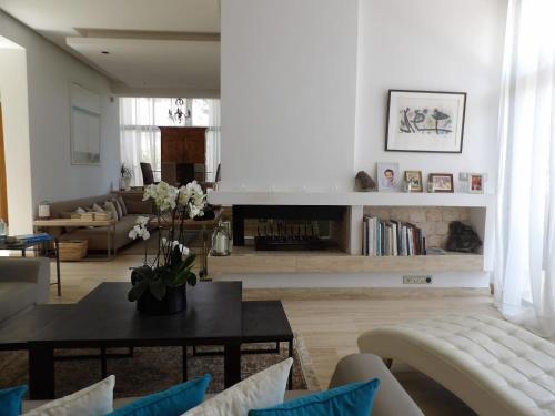 Koplietošanas atpūtas telpa ar TV, Villa luxeuse et climatisee sur le golf, piscine chauffee in Diabat