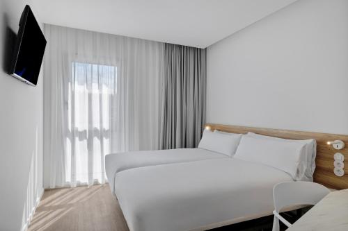 2 twin beds
