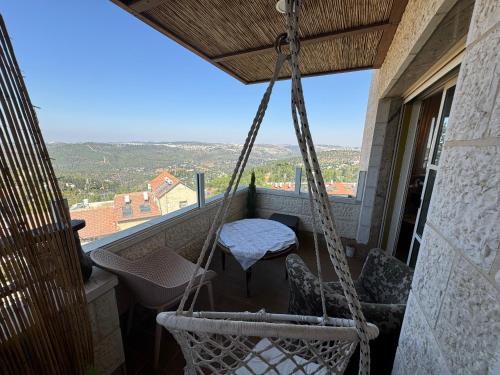 איסלנד עין כרם נוף עם דירה in Ein Karem