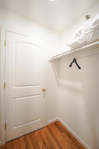 Newark Liberty Gem Brick House - Apt 3 in Newark, USA