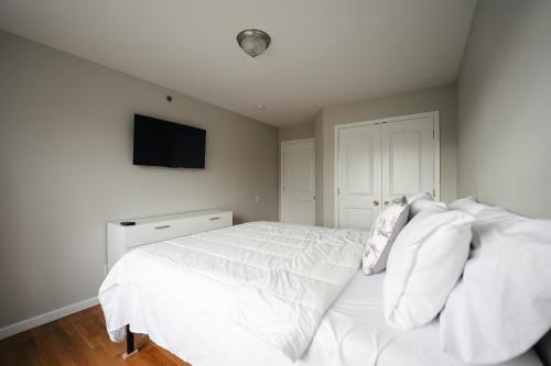 Newark Liberty Gem Brick House - Apt 3 in Newark, USA