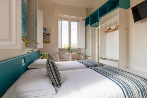 Superior Relais - image 11