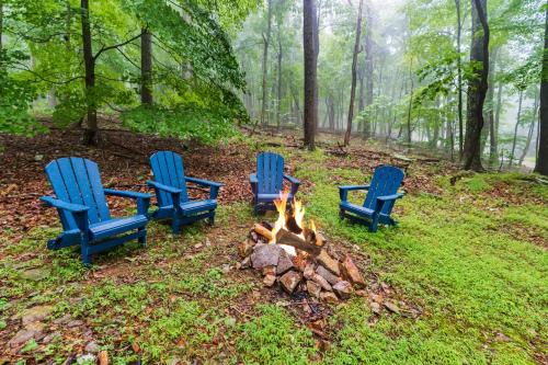 River Cabin w Great Views, Screened Porch & Fire Pit thumb 4