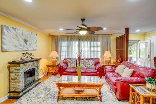Spacious Plant City Home 1 Mi to Dtwn in Plant City, USA