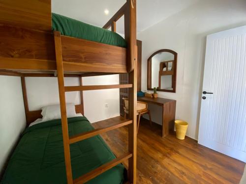 Cabana Surf and Stay Room Type - Standard Twin Room with Shared Bathroom