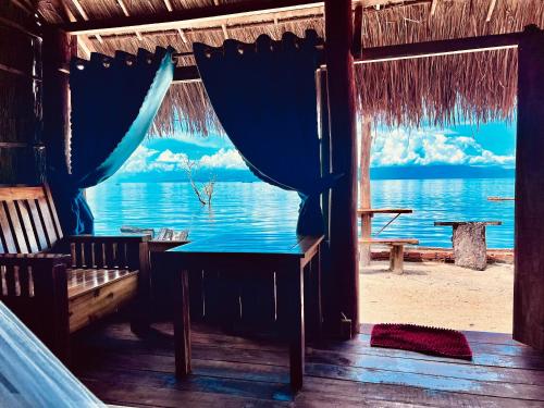 โลคัล บีช ฟูก๊วก (Local Beach Phu Quoc) in ไบ เทิม