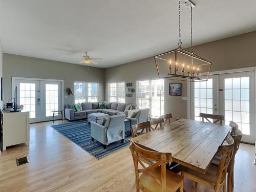 Exterior view, Seahawk South A in Fort Morgan