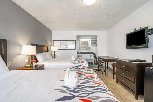 2 queen beds
