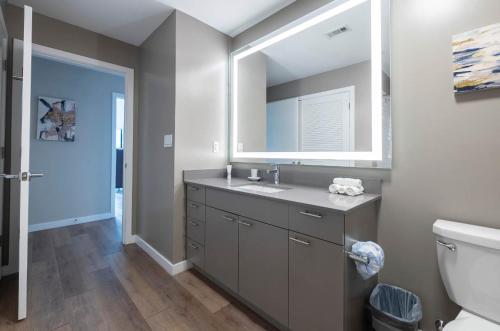 Luxury Apt On Harbor - ESC-1058 Luxury Apt On Harbor - ESC-1058