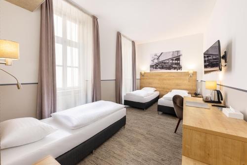 City Hotel Ring - image 11