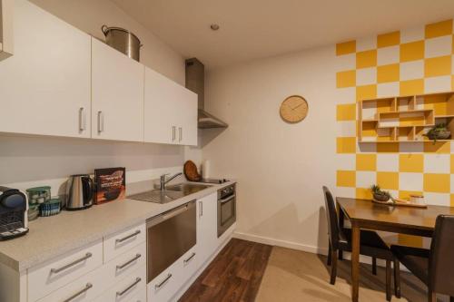 Linwood Luxe Your Elegant 1BR Oasis on Cashel in Phillpstown
