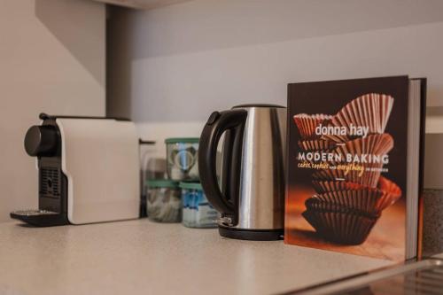 Linwood Luxe Your Elegant 1BR Oasis on Cashel in Phillpstown