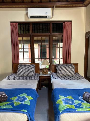 Nirvana Pension, بالي