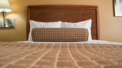 Best Western Angleton Inn - image 14