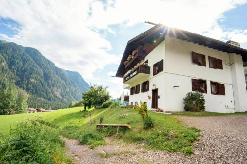  Cèsa Cherpei - Dog Friendly in Campitello di Fassa