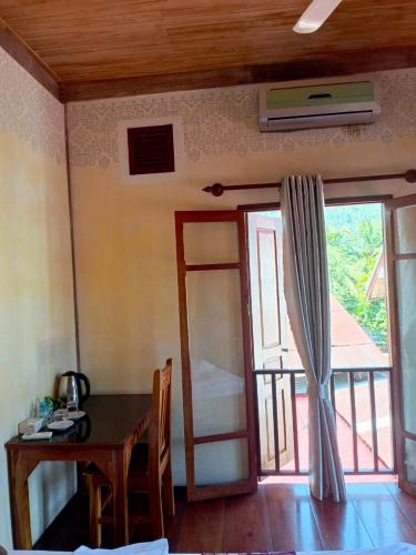 Double Room with Private Bathroom image 3