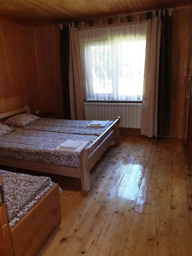 Зачаровані Карпати, Воловець in Volovets'