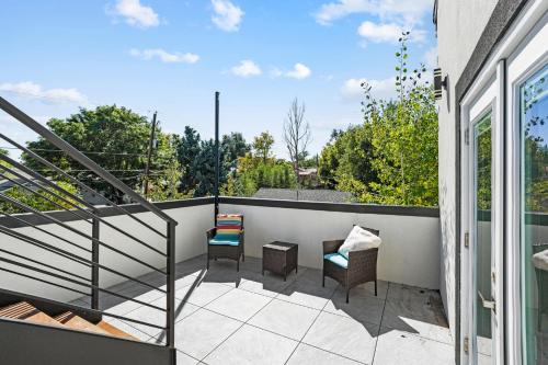 บริการและสิ่งอำนวยความสะดวก, 19th Hole Clubhouse near สวนสนุกเลคไซด์