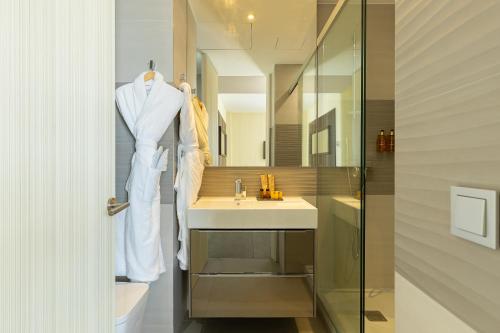 Cosmo Suite Penthouse - image 2