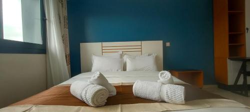 Chic and modern apart with parking and rooftop