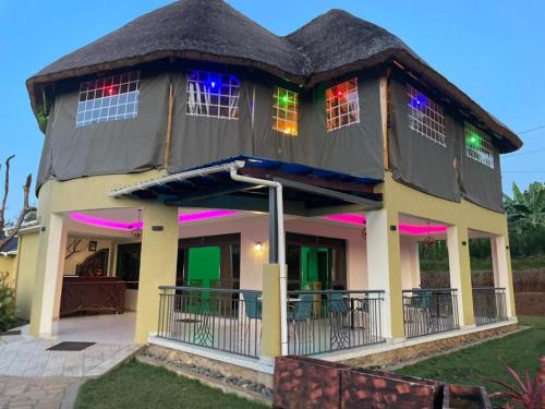 Restaurant, Kaije Country Cottages in Fort Portal