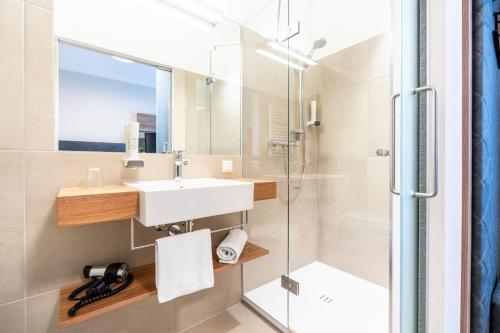 Superior Double Room image 4