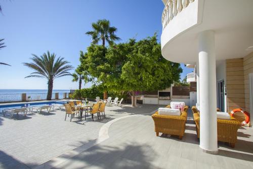 Meneou Beachfront Villa Sunset - image 7