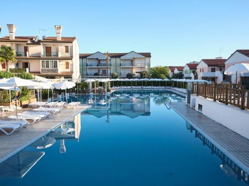 Joyful getaway flat in a residence with aircon