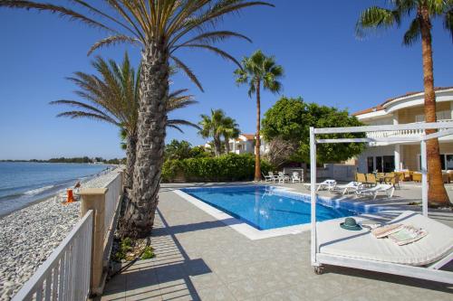 Meneou Beachfront Villa Sunset - image 14