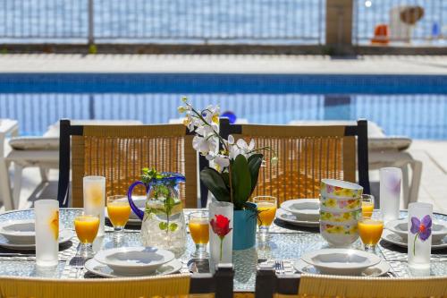 Meneou Beachfront Villa Sunset - image 6