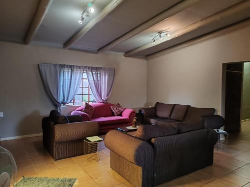 83 on De Lange, Graskop (photo 4)