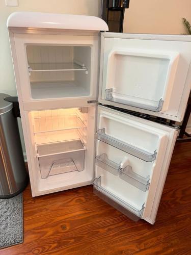 Lux Studio W Kitchenette Pet Yes detail