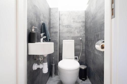 Stylish large apartment at super central location - main image