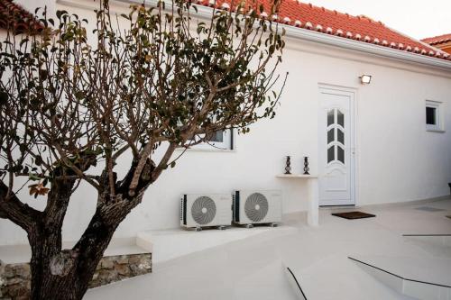 Casa das Pôpas (Casa das Popas) in A-Dos-Cunhados
