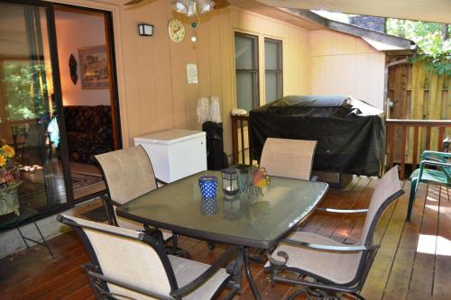 23 Tomisa Lane 23 Tomisa Lane