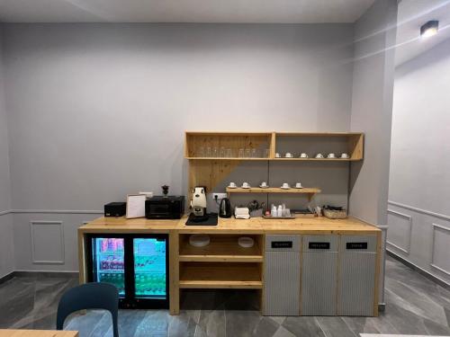 Shared lounge/TV area