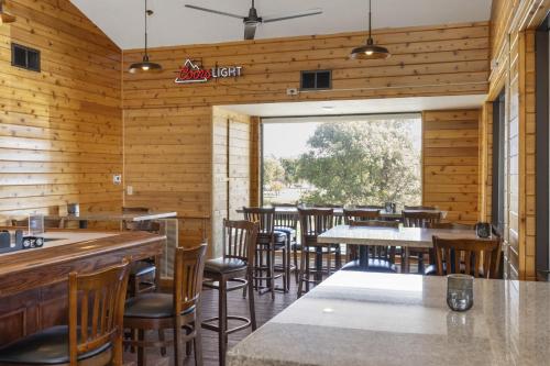 Restaurant, Village At Izatys in Onamia (MN)