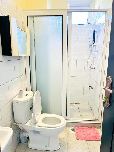 One-Bedroom Apartment image 5