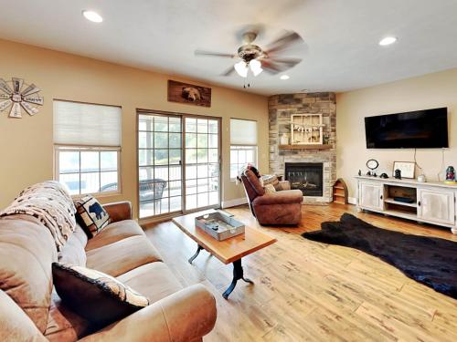 BlueBeary Retreat, McHenry