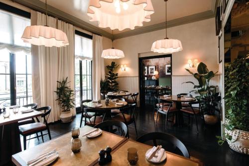 Restaurant, No 1 by GuestHouse, York in York